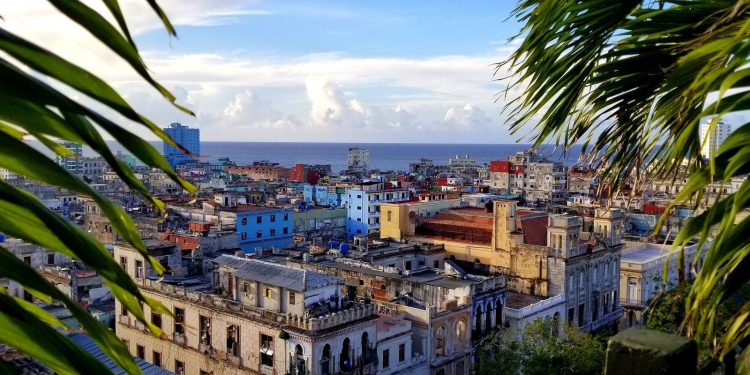 Em novas sanções, EUA miram empresa de mineração e presidente de Cuba