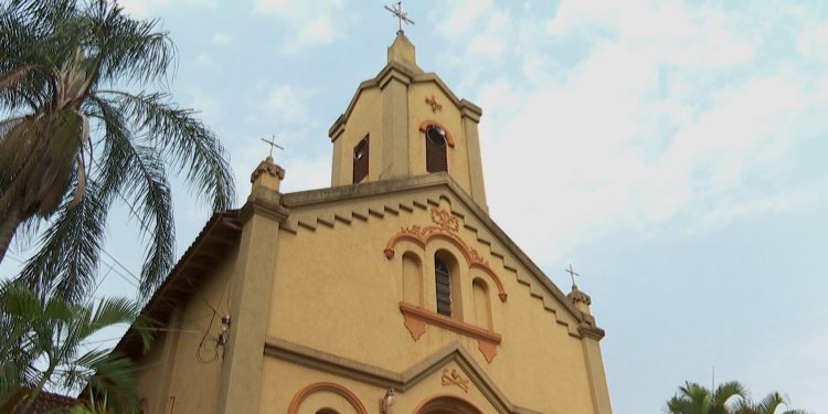 O que se sabe sobre padre afastado após denúncias de assédio contra crianças em Ribeirão Preto